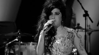 Amy Winehouse  Tears Dry On Their Own  Live at Jools Holland 2006   HD [upl. by Dlanigger]