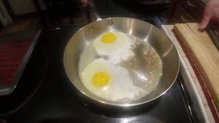 How to fry egg in stainless steel pan [upl. by Faludi]