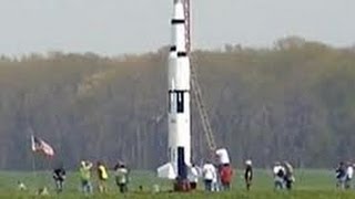 STEVE EVES SATURN V MODEL ROCKET RECORD FLIGHT VIDEO Roy Dawson [upl. by Antons282]